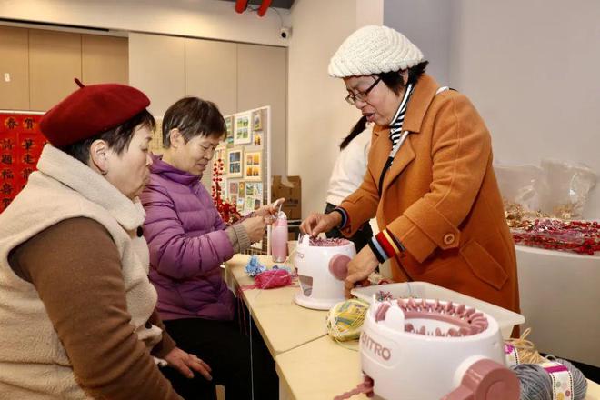 心公益集市红红火火年味十足k8凯发一触即发居民的爱(图7)